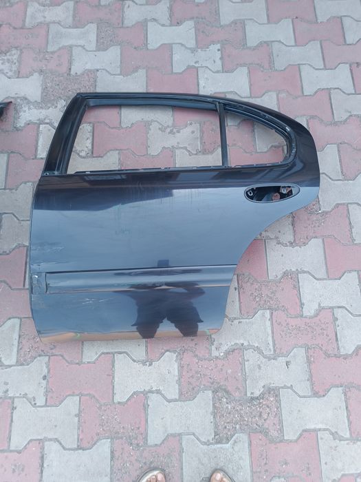 Б/у двери от Nissan Cefiro A32
Ес