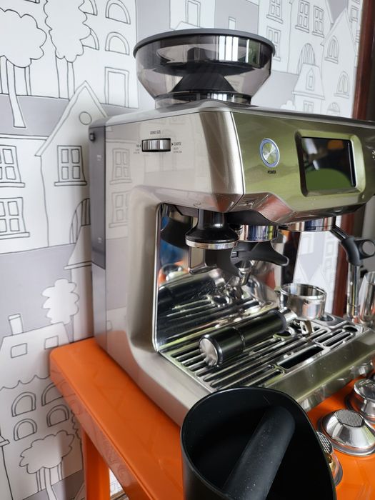 Кафемашина SAGE the Barista Touch с дисплей и кафемелачка