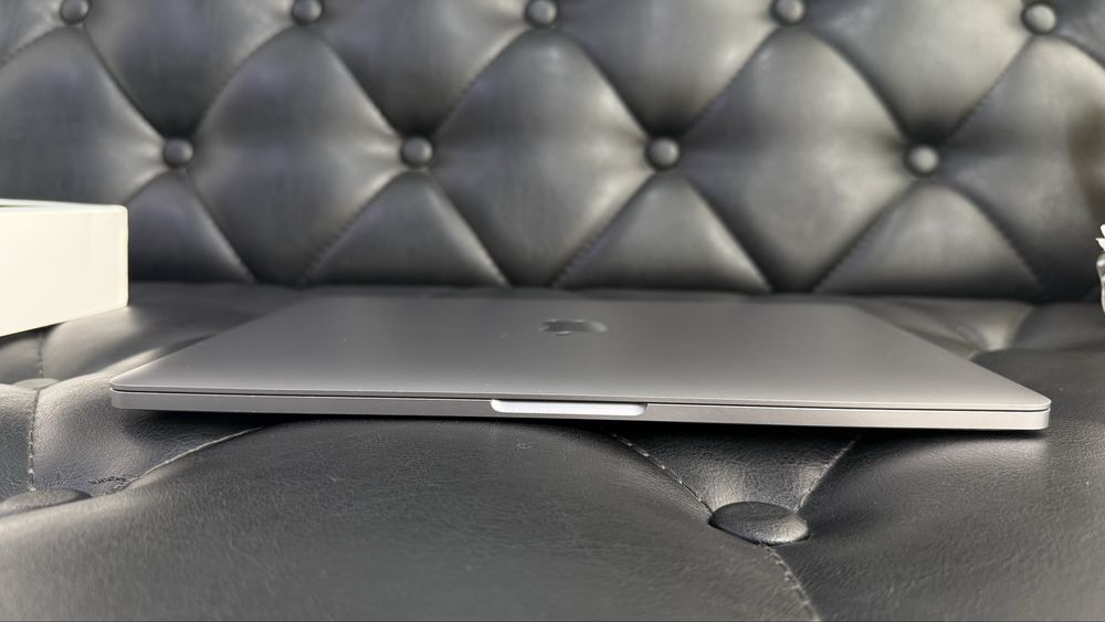 Apple MacBook pro M1 2020 в идеальном состоянии