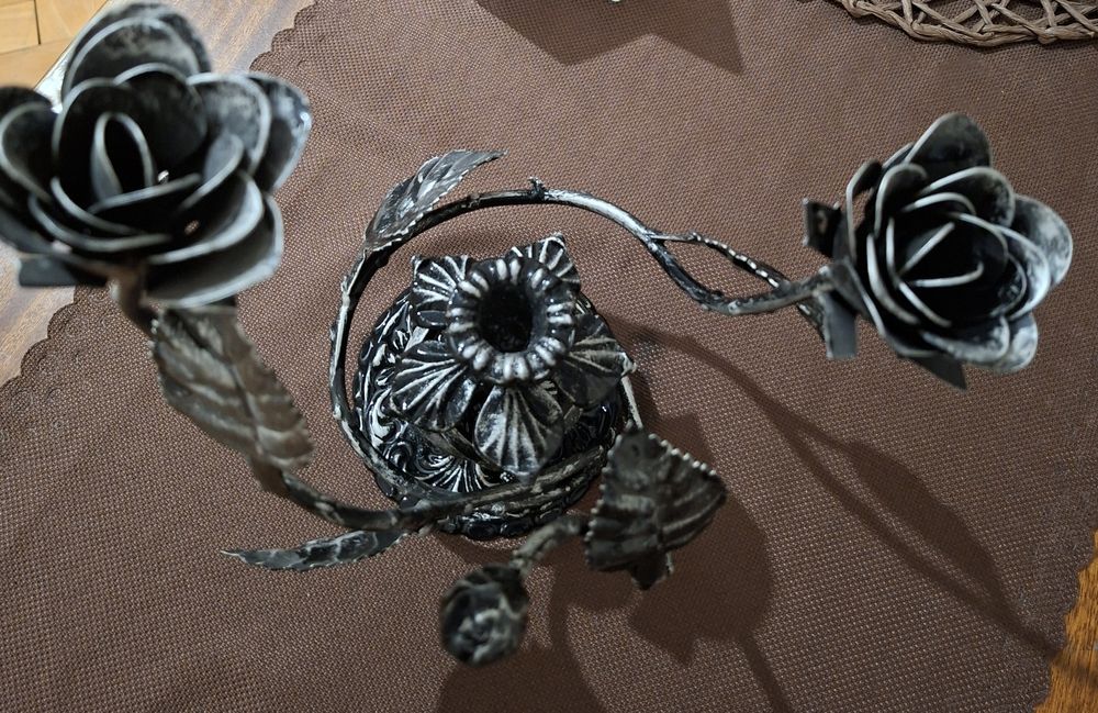 Ръчно изработен свещник -Рози