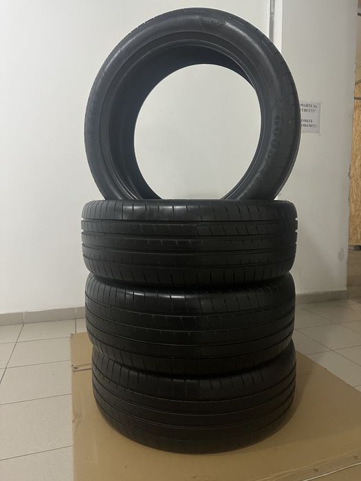 255/45 R21 Godyear Eagle F1