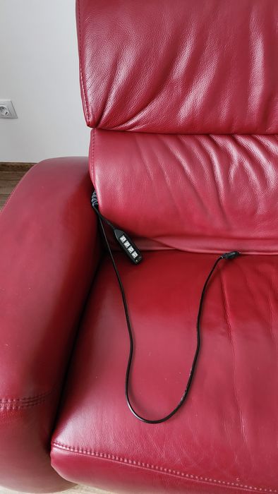Canapea piele 2locuri si un fotoliu