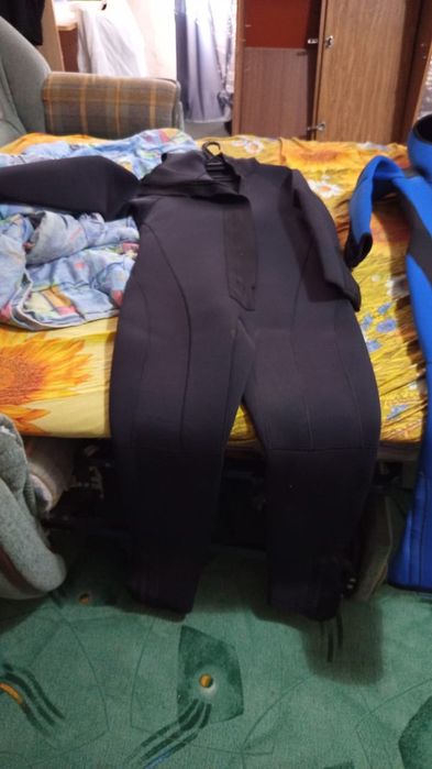 Продам гидрокостюмы