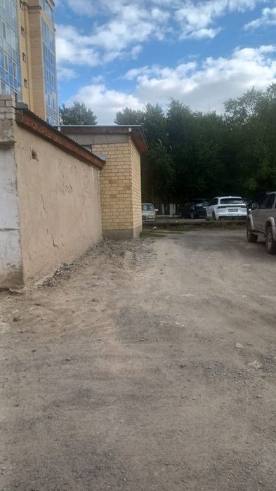 Участок под гараж в центре