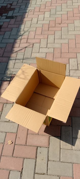 Коробки картонные