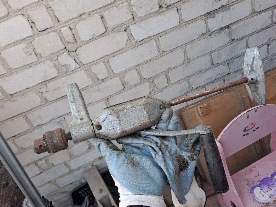 Дрель ручная дрель