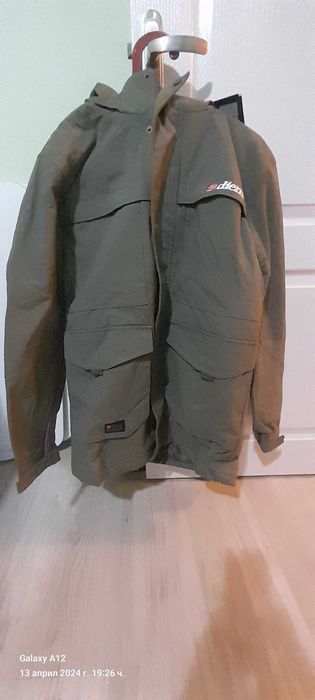 Яке с качулка за риболов