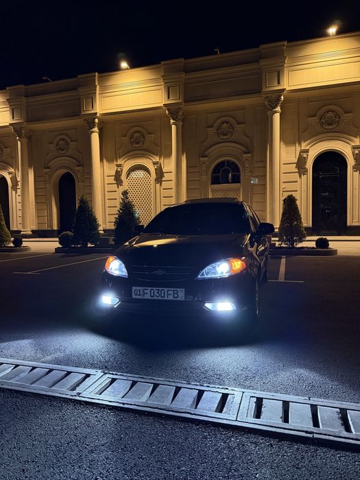 Gentra 3 poz sotiladi.