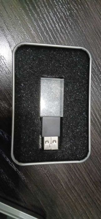 продаю флешку на 16 гб