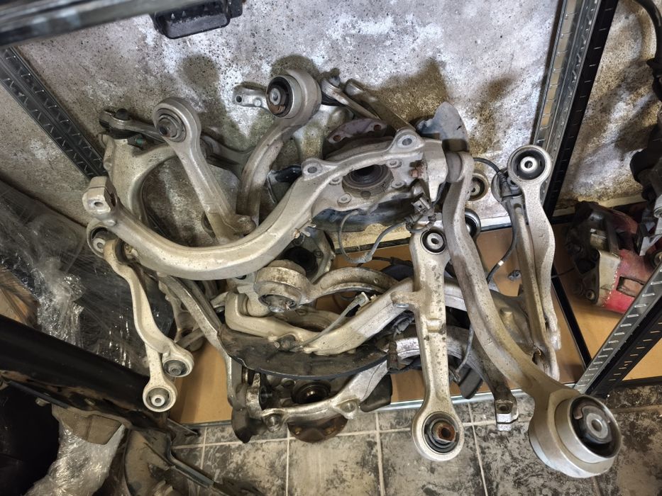 Окачване (шенкели, носачи, главини) за Ауди А4 Б6/Б7