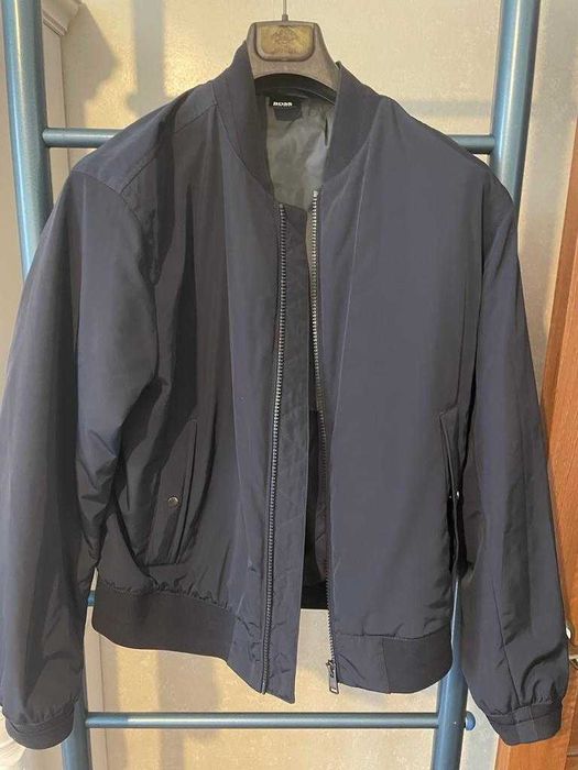 Куртка легкая. Высокого качества