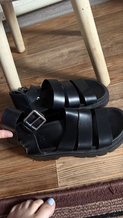 Продам Сандали летние H&M
