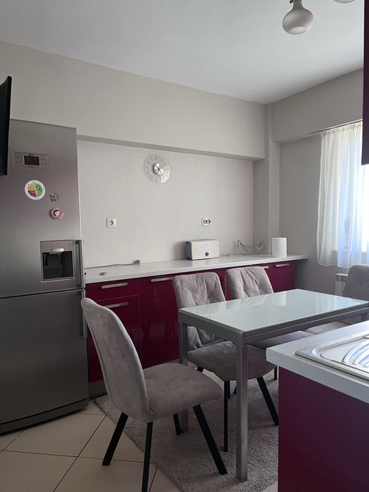 Inchiriez apartament 3 camere