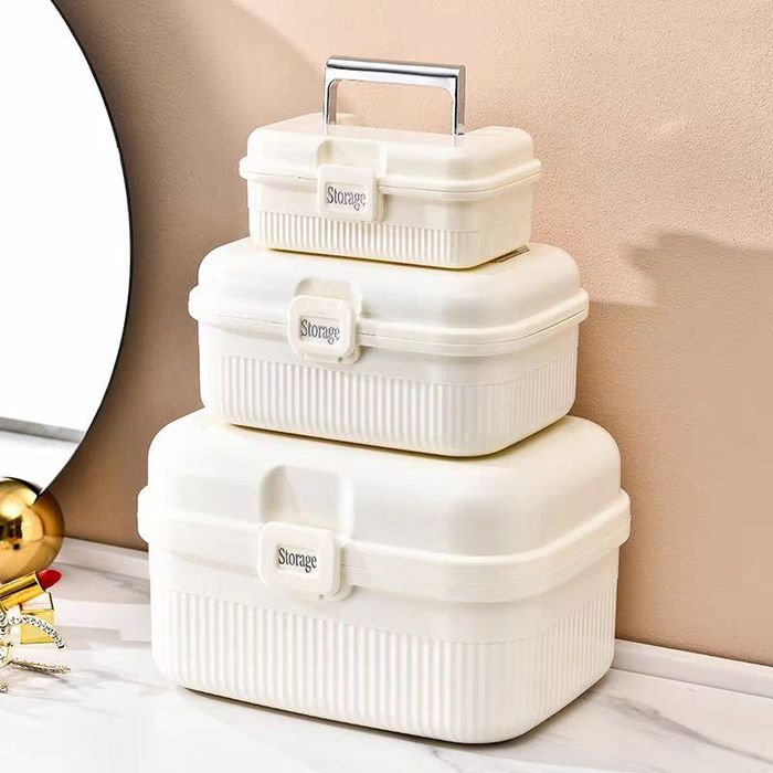 Аптечка трёхэтажная