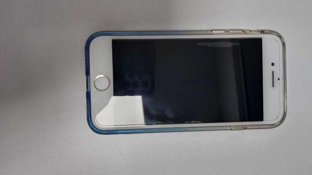 Перфектен iPhone 8 64 GB  Silver