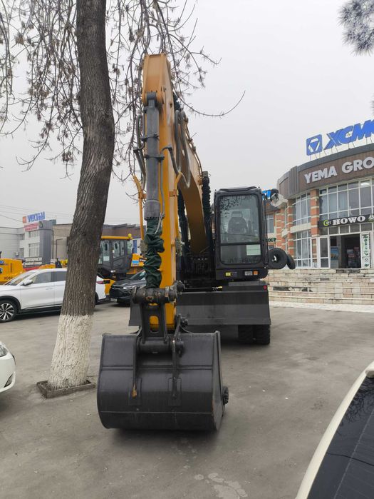 Колесный гидравлический экскаватор XCMG XE150WD