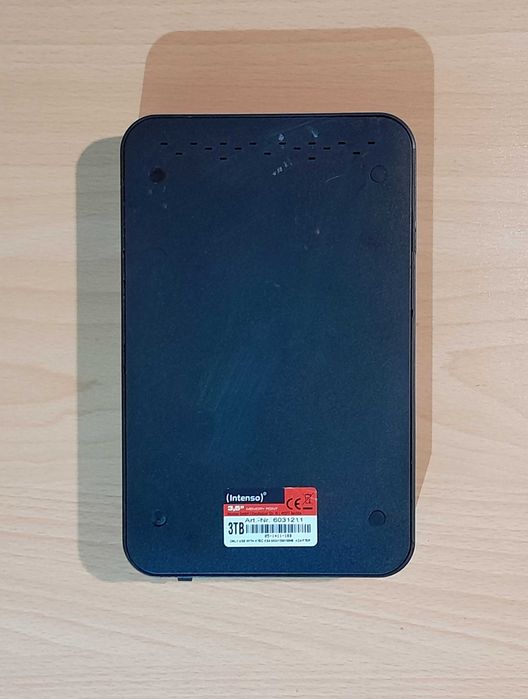 Външен хард диск 3ТВ 3,5" TOSHIBA (intenso)