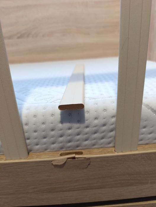 Кошара с люлеещ механизъм и матрак