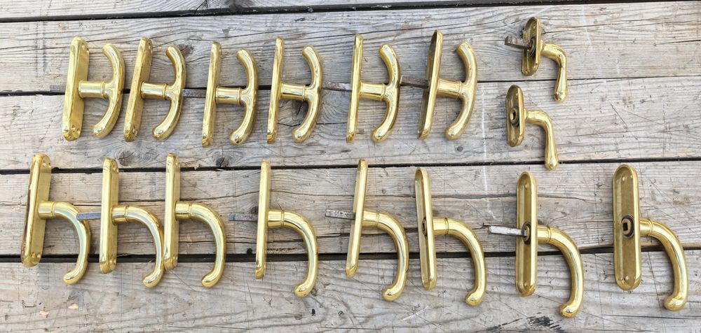 Бронзови дръжки за прозорци и врати
