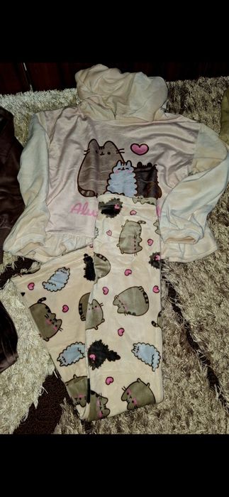 Set fete pusheen mar 7-8 ani!