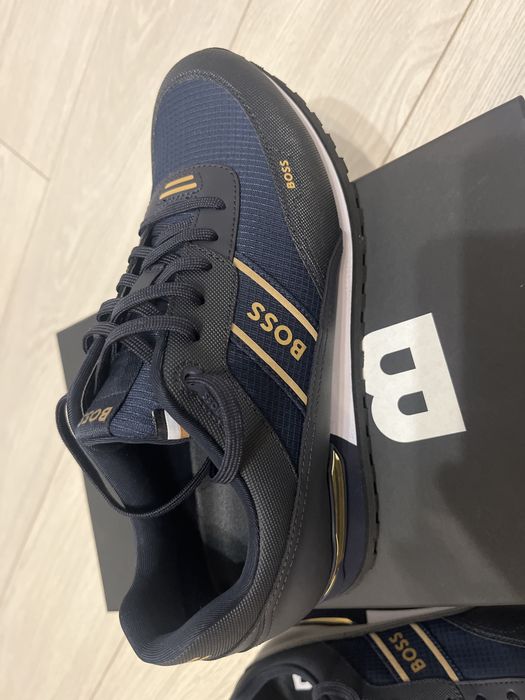 Vand adidasi Boss Parkour marimea 42
