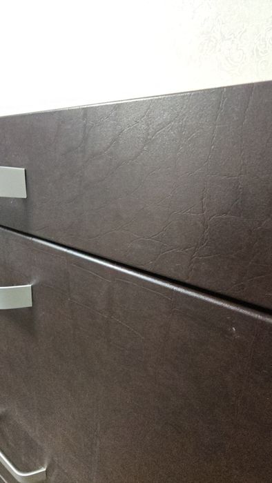 Продам комод б/у  из 2 -х частей