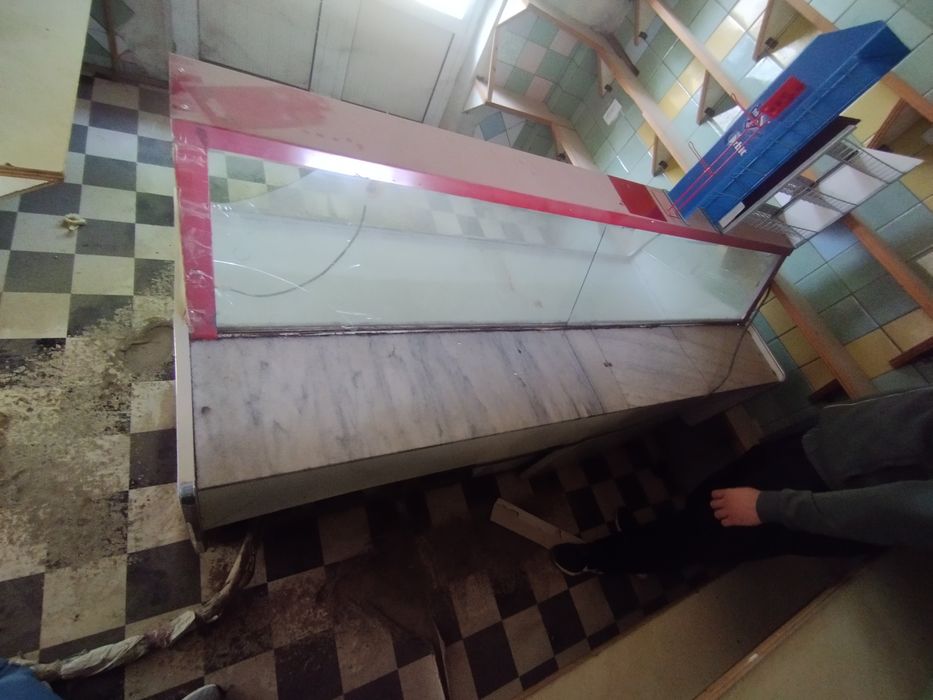Витринный холодильник