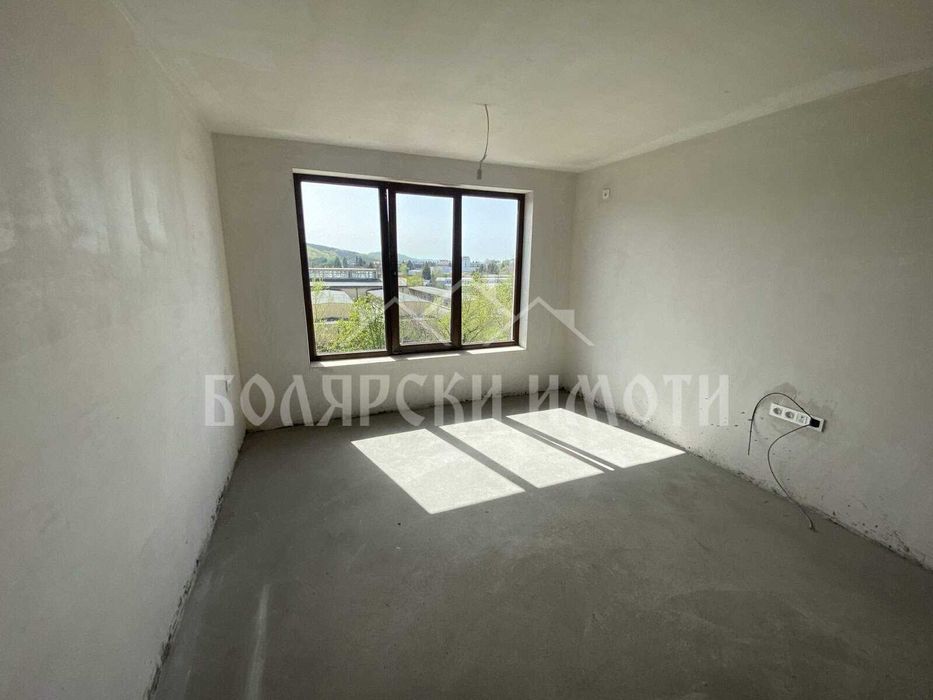 Продава се Двустаен апартамент в Велико Търново, Бузлуджа - 76 кв.м за 1066 €/кв.м - Снимка #2