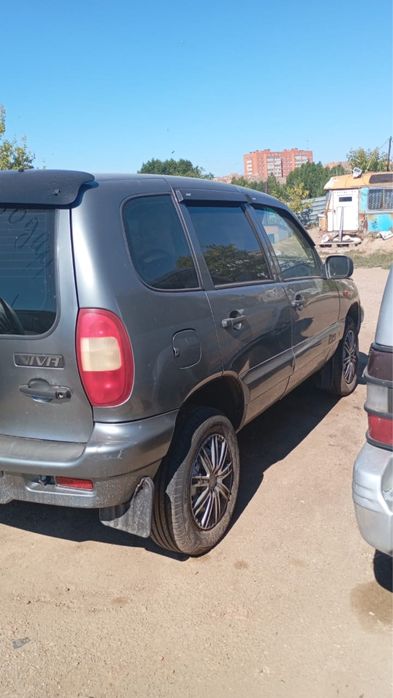 Chevrolet niva 2005 1.8