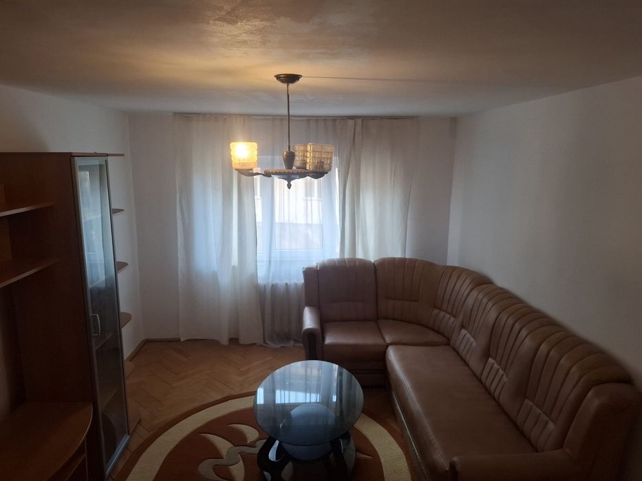 Inchiriez apartemant cu doua camere ,mobilat,zona centrala , strada Vlad Țepeș nr 3 ,bloc B62, etaj 1 , apartament 30, de preferat o famile . - View 6