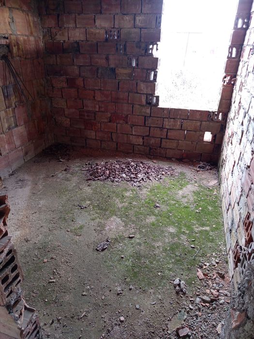 Продава се жилищна сграда с гараж в с. Габарево, община Павел Баня