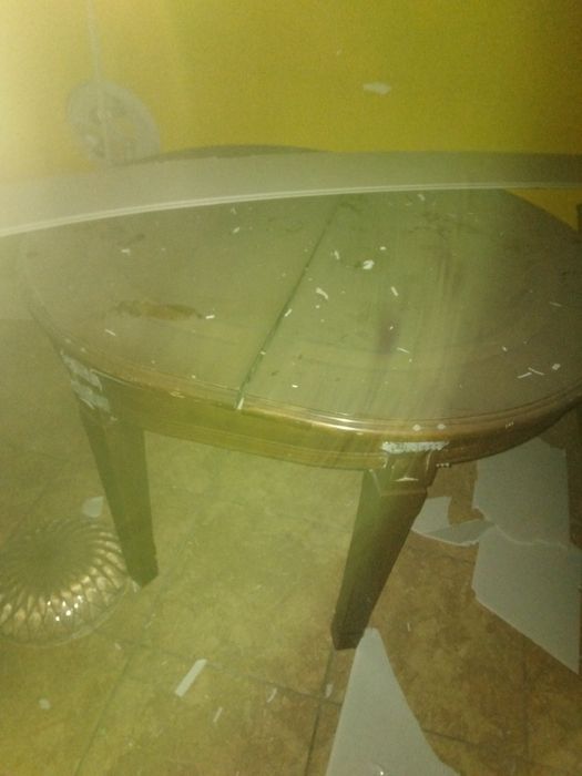 Столы стеклянные и деревянные