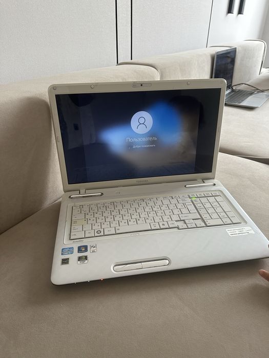 Продается ноутбук в отличном состоянии