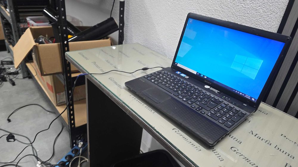 Laptop core i3 - Sony Vaio PCG71911 - functional - instalat