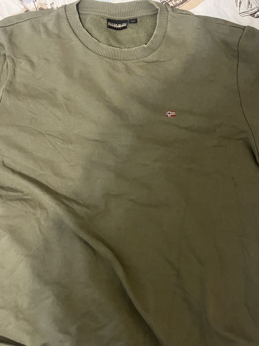 Продавам блуза напапири L мъжки.