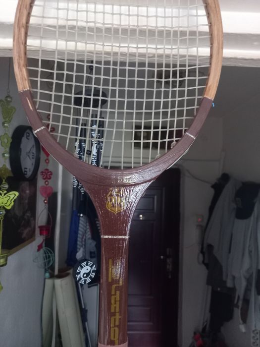 Vând rachete tenis lemn vintage