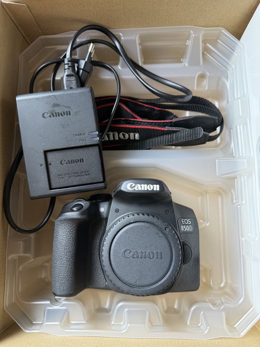 Фотоаппарат Canon EOS 850D Body
