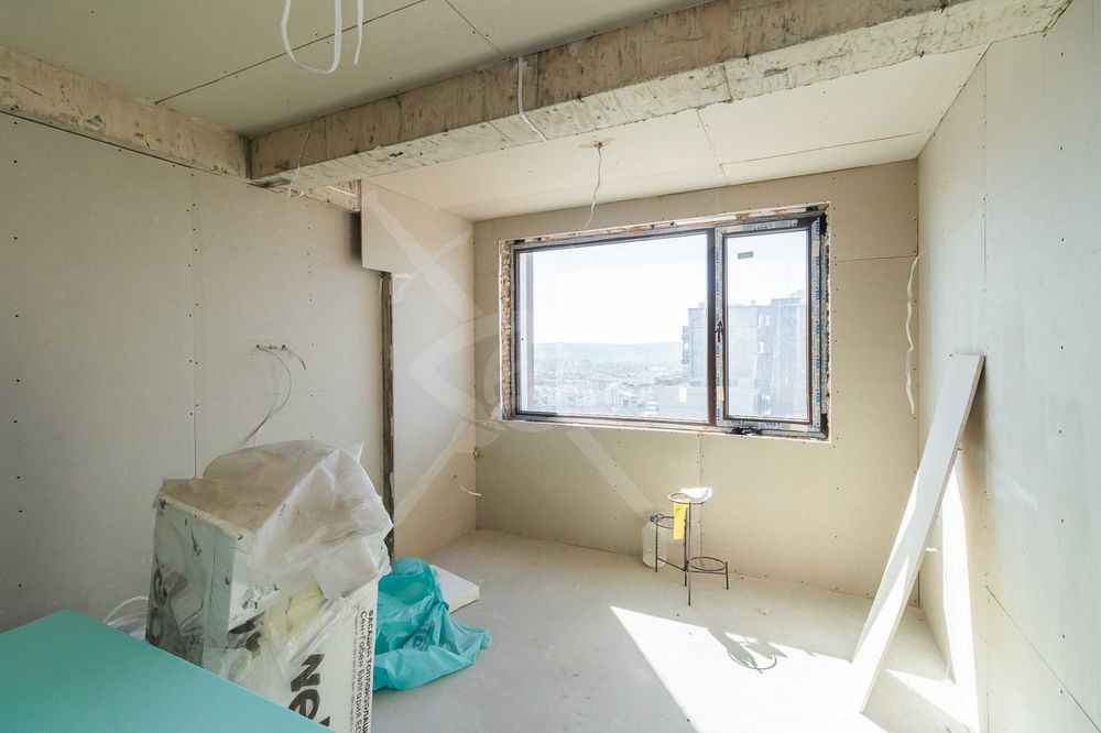 Продава се Тристаен апартамент в Варна, м-т Пчелина - 128 кв.м за 1086 €/кв.м - Снимка #1