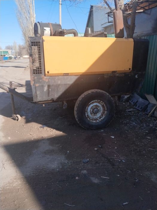 Продам компрессор дорожный