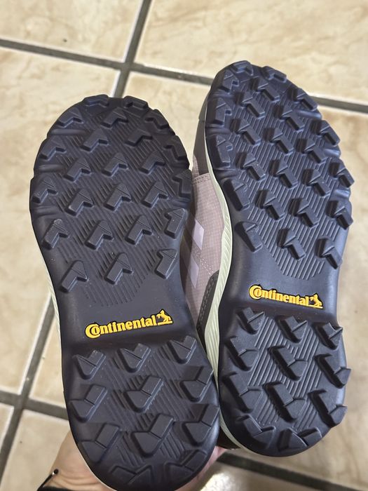 Adidas Terrex Continental 33