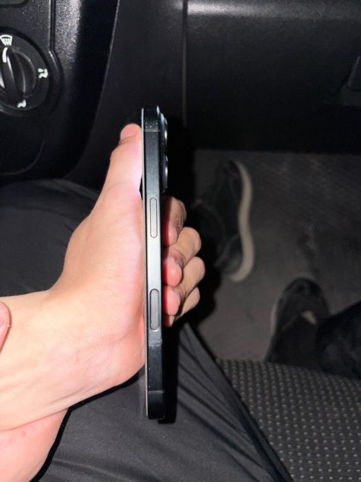 Продам айфон 16 в хорошим состаяний!!!