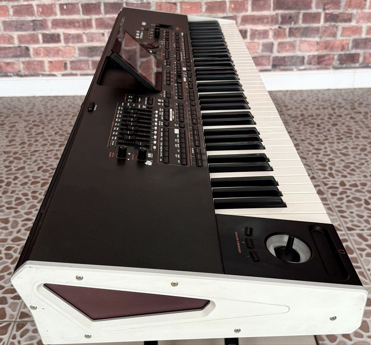 Korg Pa4X Oriental 76 Keys!