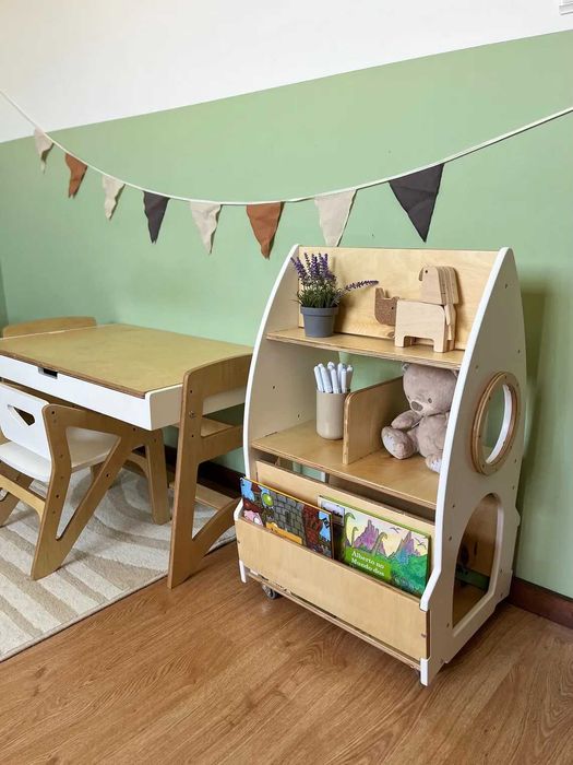 Детска дървена ракета с рафтчета