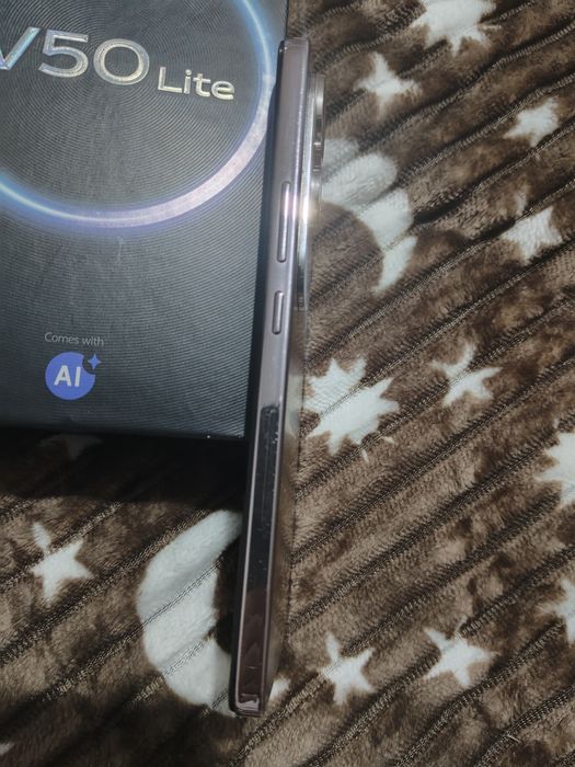 Продам vivo v 50 lite 128 г
