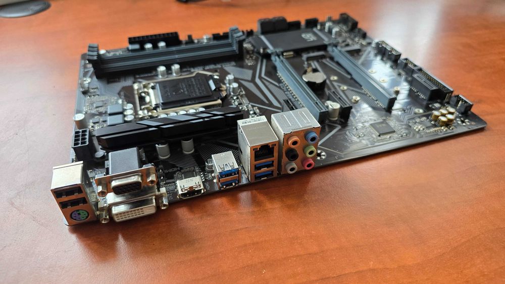 Placa de baza Gigabyte B450 HD3, socket LGA1200