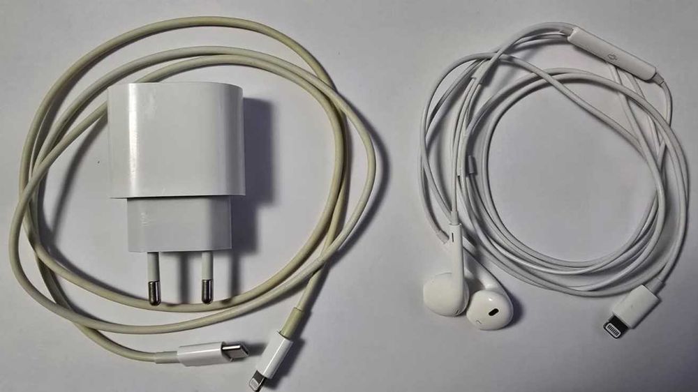 MEGA PACHET APPLE ORIGINAL – Incarcator + Cablu + Casti – 120 Lei