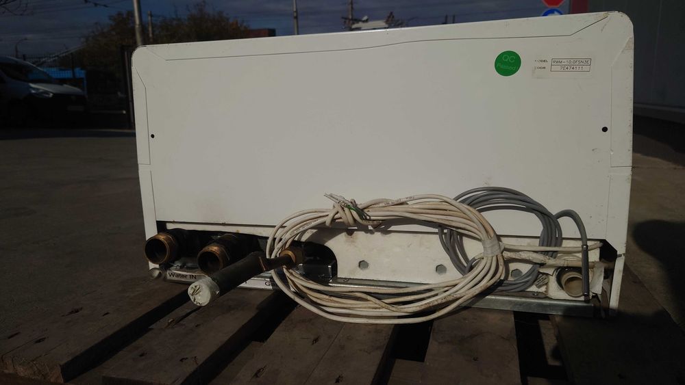 Термо помпа вода - въздух HITACHI