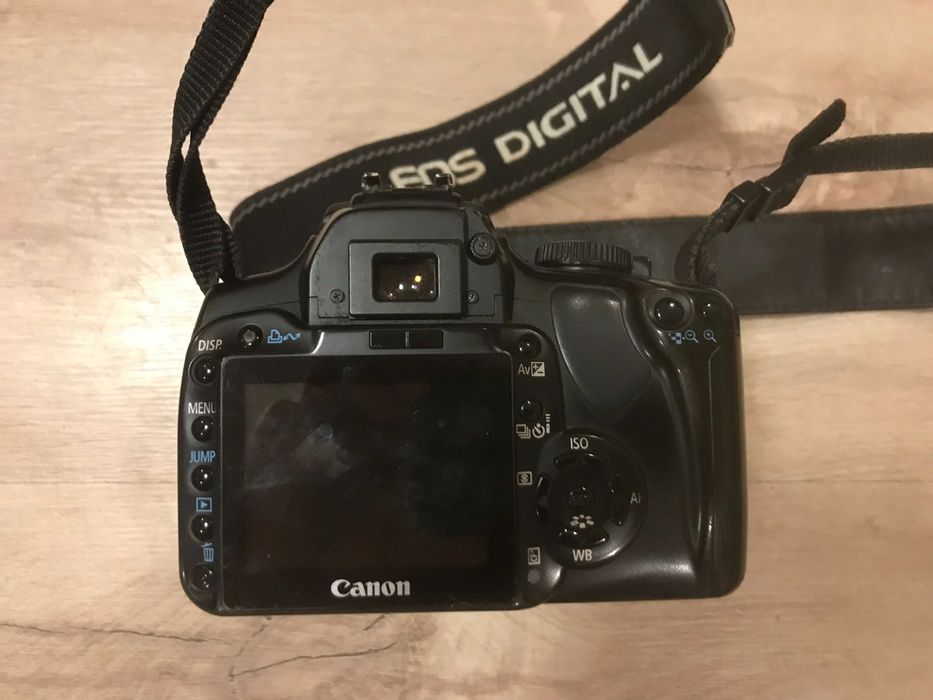 Canon 400D + obiectiv 18-55+2 baterii+cablu date+geanta