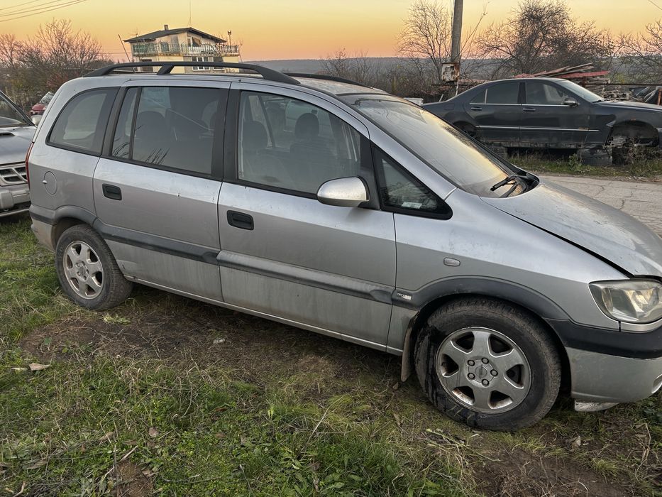 Opel Zafira на части