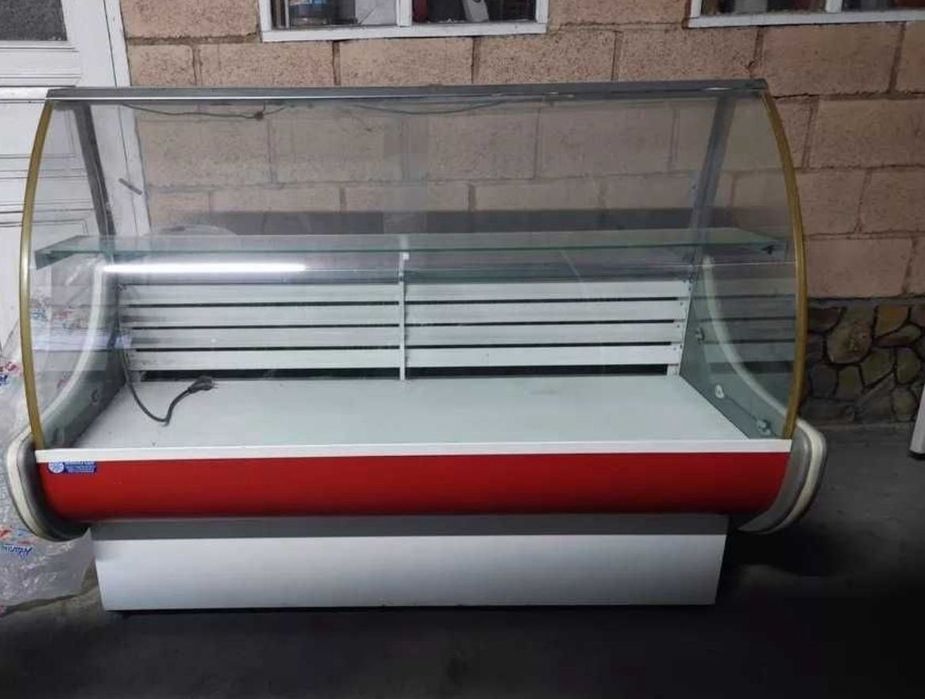 Витренный холодильник